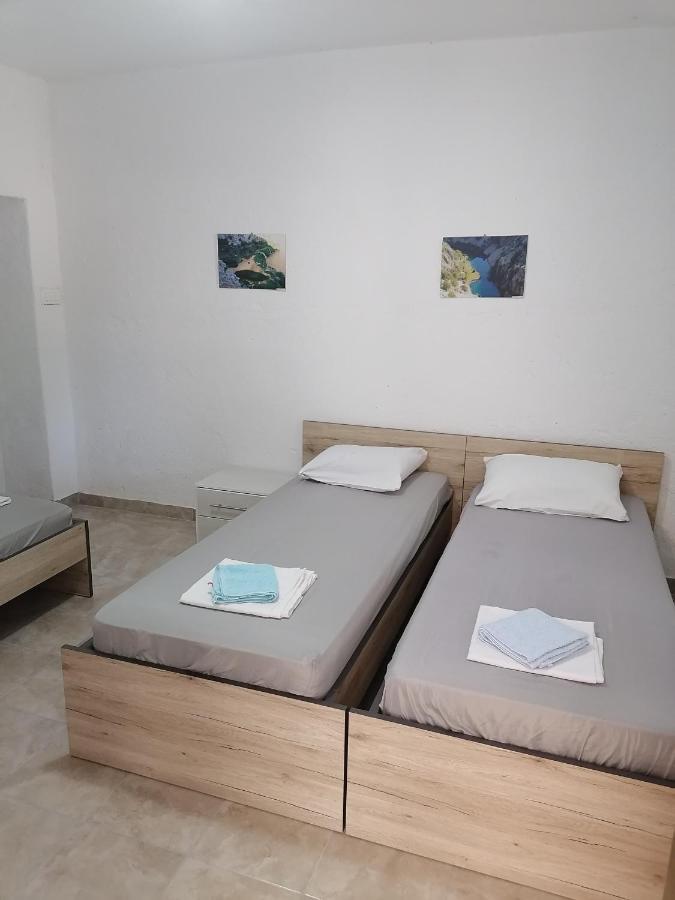 Apartman Milan Obrovac Eksteriør billede
